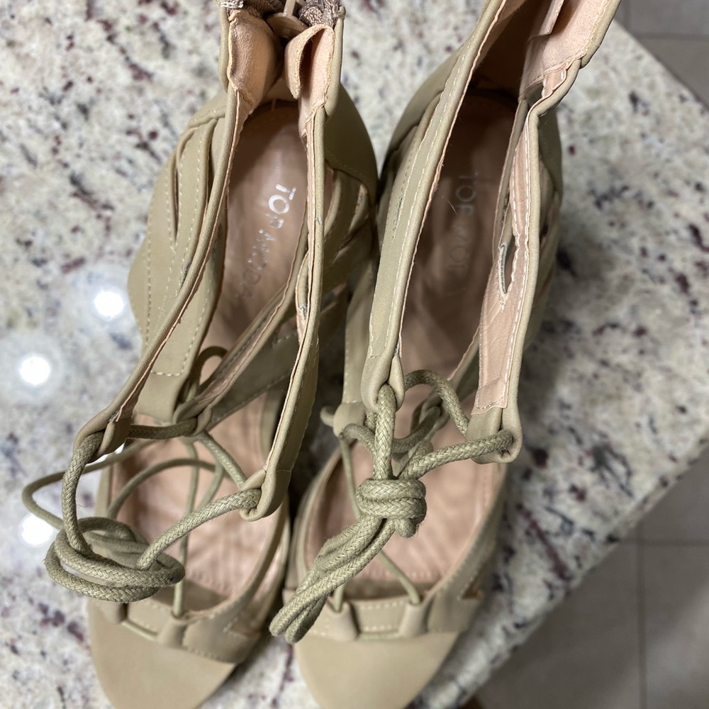 Top Moda Heels NWOB - Picture 4 of 5